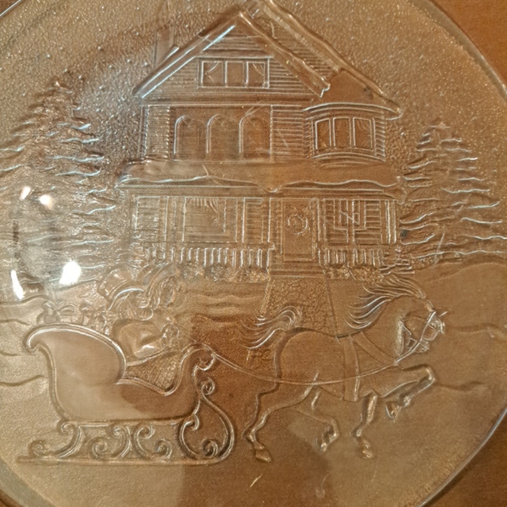 Libbeys Crysral Serving Platter.. Christmas Parade.. 13".. heavy